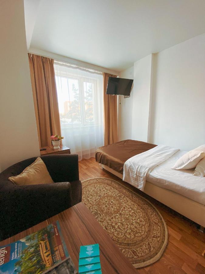 Nomad Hotel Astana Exteriör bild