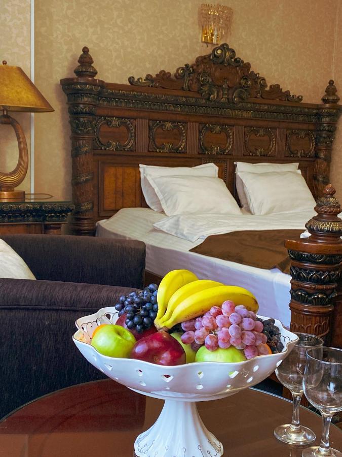 Nomad Hotel Astana Exteriör bild